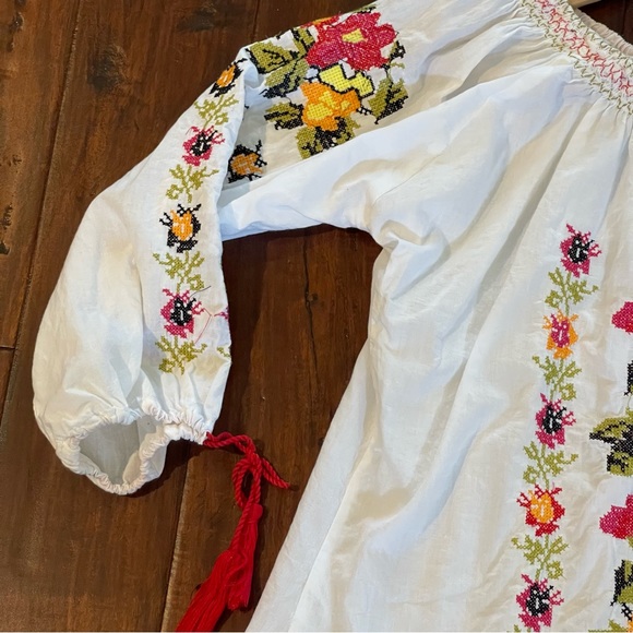 Royal Moda Boho Embroidered Top Size Medium - Picture 6 of 8